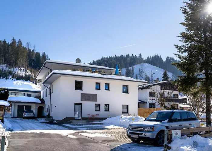 Tirola Bude Resi Schorsch 1-2