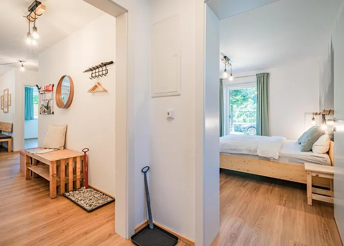 Tirola Bude Resi Schorsch 1-2